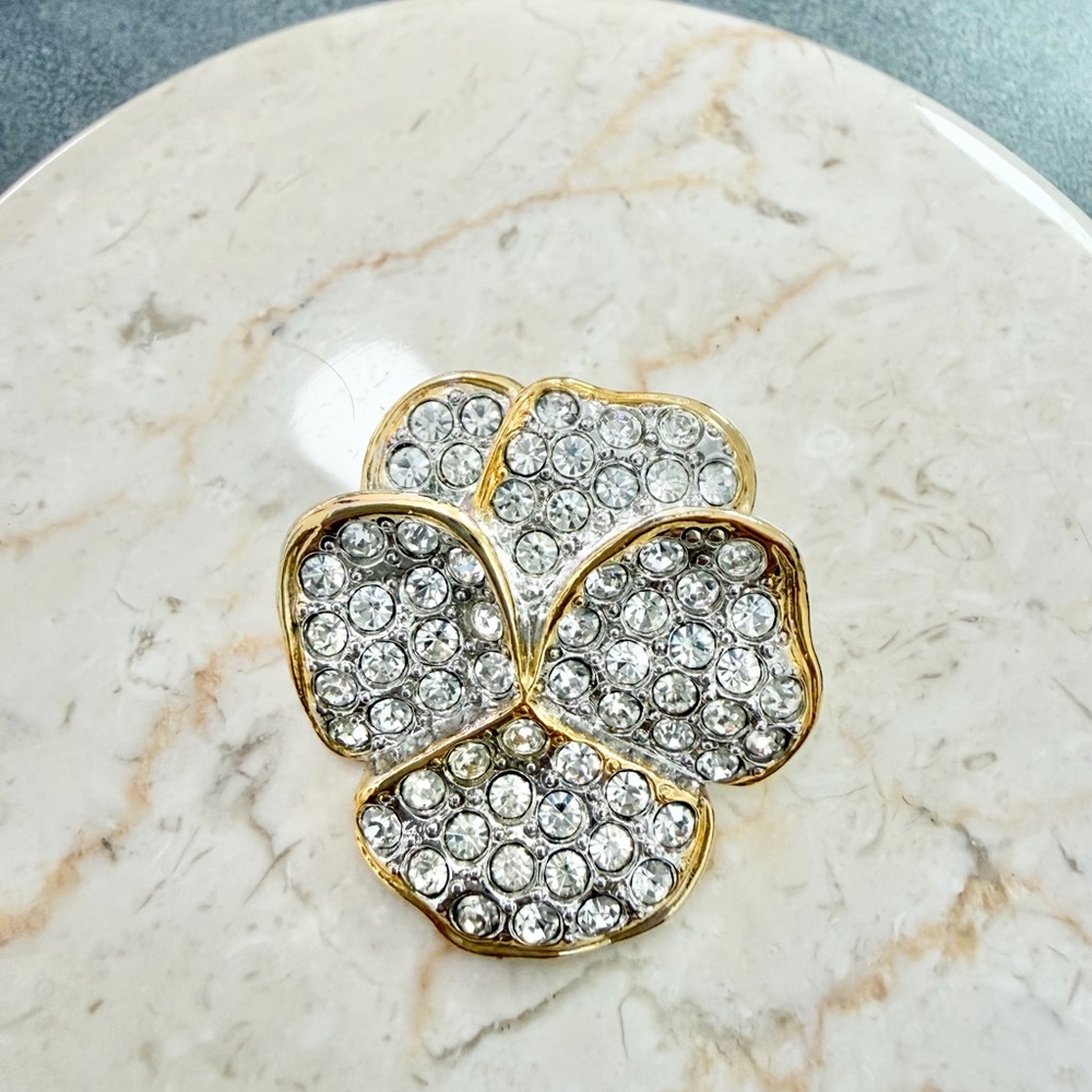 Vintage 1997 Smithsonian Crystal Pave Gold Tone Pansy Flower Brooch Elegant Pin